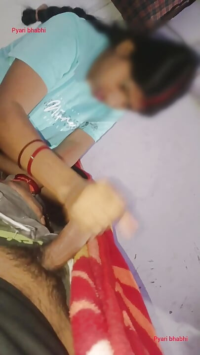 My girlfriend's mom came when my girlfriend was doing a handjob, then when my land was getting watered, her mom came to Hindi handjob.