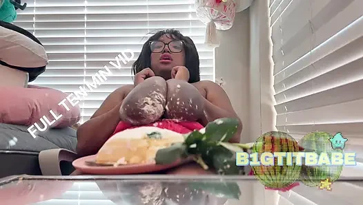 Toket besar cewek nakal ini dientot habis-habisan sama kontol besar