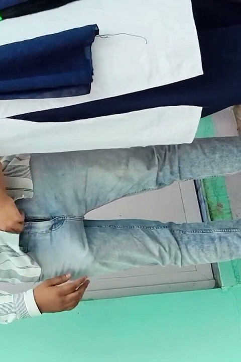 첫 섹스하는 겸둥이 처녀 소녀