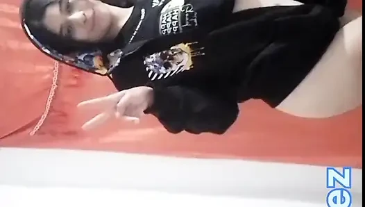 Gib mir deine milch und fick mich hart, während niemand hinschaut