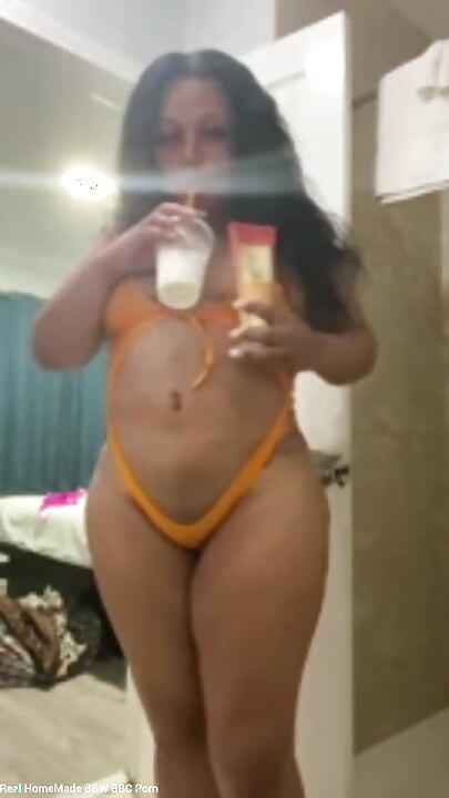 Bergambar pantat saya dalam bikini seksi
