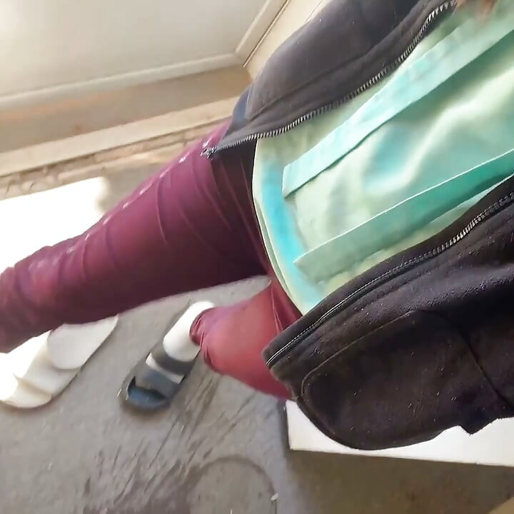 Trouvez Un Endroit Privé Pour Pisser
