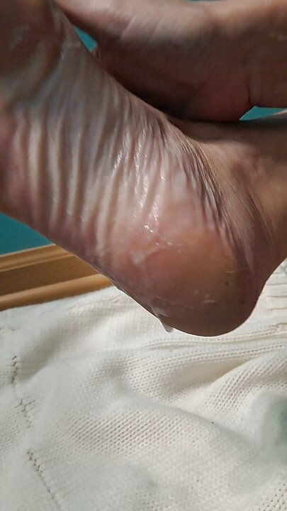 在我的腳底上吐口水