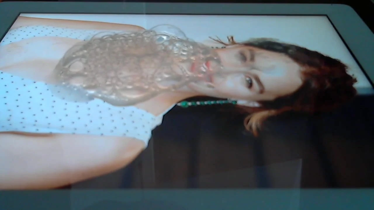 Emilia clarke cumtribute - 2016年3月