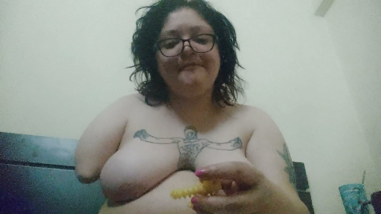 Feedee Challenge 100 burgers day 1