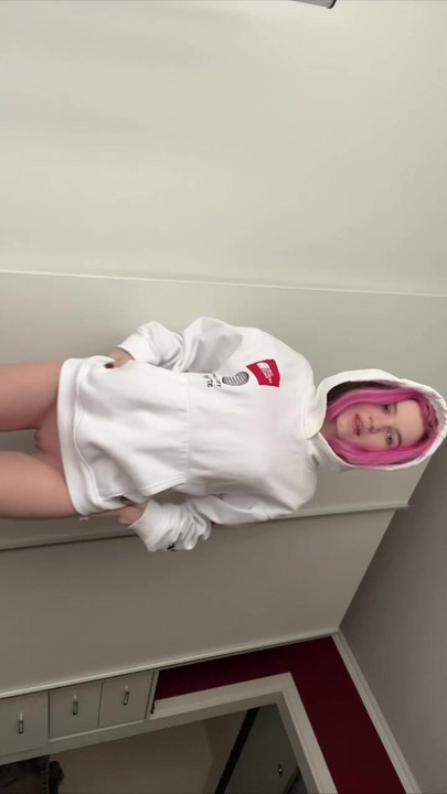 หยอกล้ออย่างช้า ๆ ด้วยดวงตาของเธอสมัครรับข้อมูลและโดนเย็ดอย่างช้าๆ