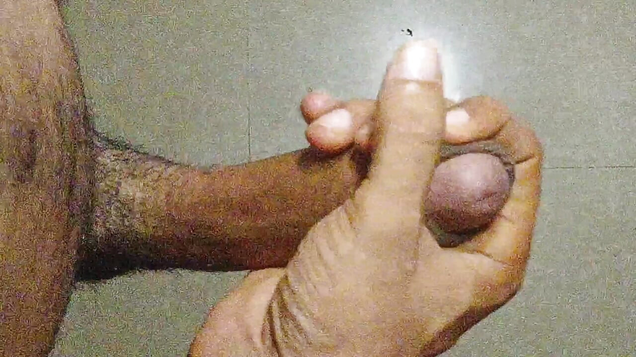 Gay doing masterbation at home (Part 2)