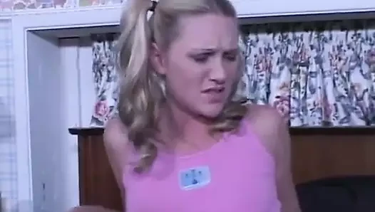 Мой грязный отчим трахнул мою грязную киску