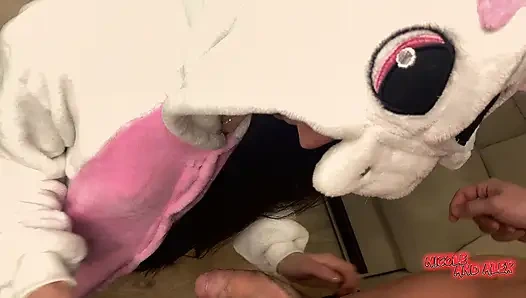 Трахнул мою сводную сестру и сперму в киске