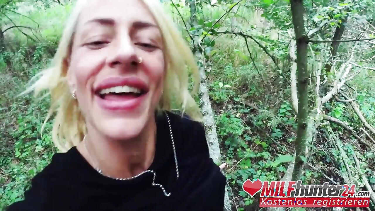 Stygg knulldatum för Harleen van Hynten i en park! MILfhunter24