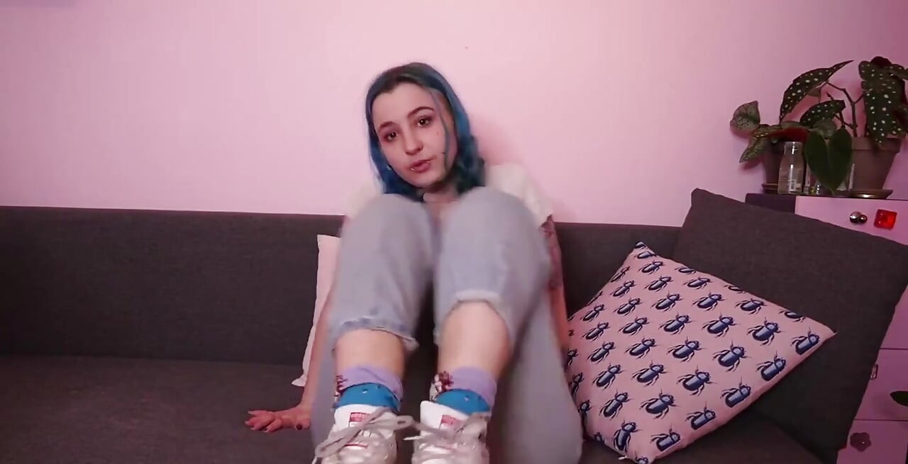 Tw Foot Fetish // Humiliation // Domination // I Know You're Not Bad On My Onlyfans Loving My Sweet Feet... So Here It Is