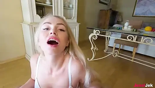 Моя сводная сестра с идеальной задницей, всегда готовая к анальному траху Jessijek