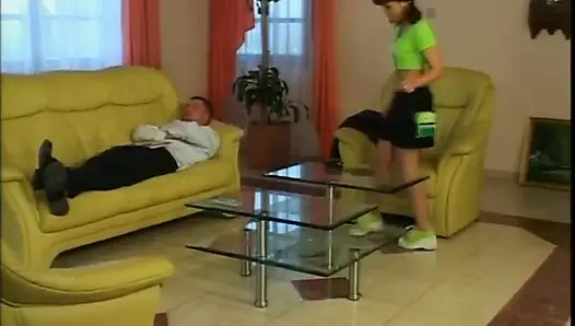 Худенькую тинку трахнул с камшотом на лицо винтажный огромный член