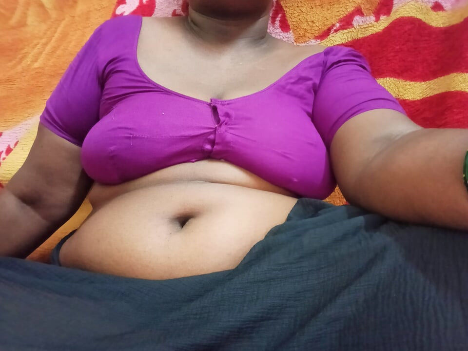 Tamilska zgodna seksi žena svi pretplatnici pokazuju u golom telu i seksualnom iskustvu govoreći pune loše reči