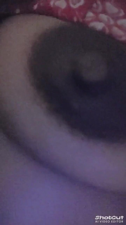 Bhabhi ji ke milky white boobs bhabhi ne blanket ke andar dudu ko dabaya | Clip 1