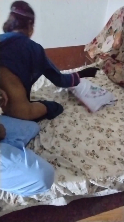 我姑姑今天第一个离开。 | 短片 1