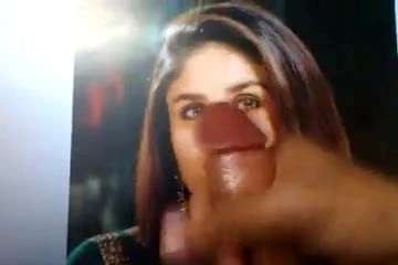 Cum tribute to KAREENA
