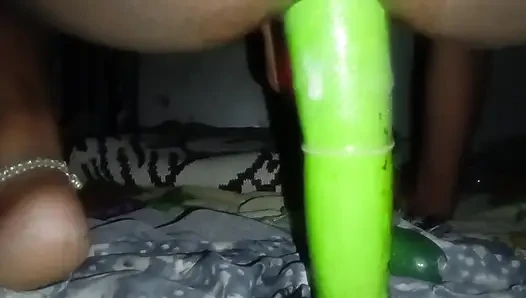 Bhabhi ko bahut maja aaya looki se pura lokki chut me dal diya