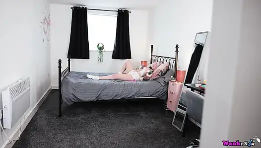 Sarışın ayçiçeği bebeği yaramaz oyuncak 31 talimatı anlaşmasında seni cezbediyor