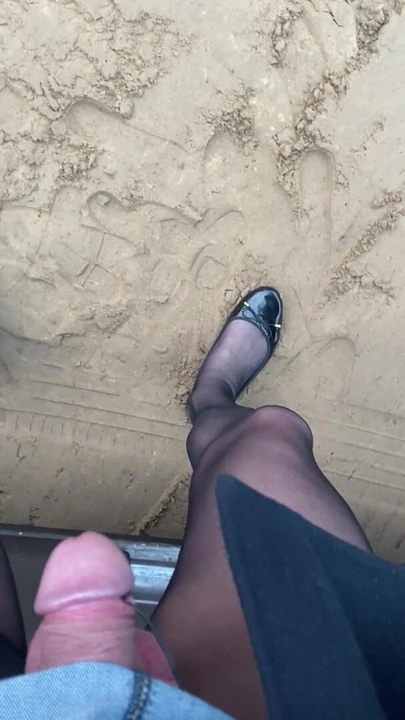 Sissy with flats cum with estim