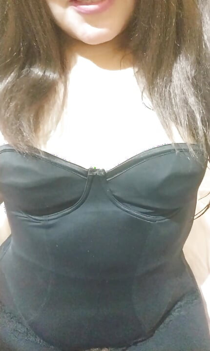 التدفق مع القضيب بالداخل الاستمتاع والكذاب كل شيء نقع كل شيء