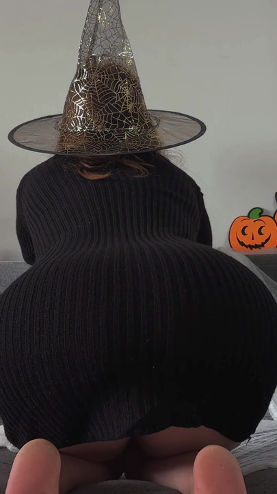 Witch's Fart Curse: Toxic Spell for Halloween