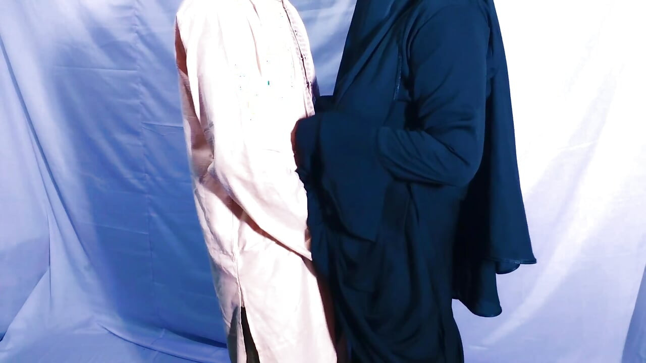 Mere pati ghar par nahin the, mujhe chodne ke lie mere devar mile