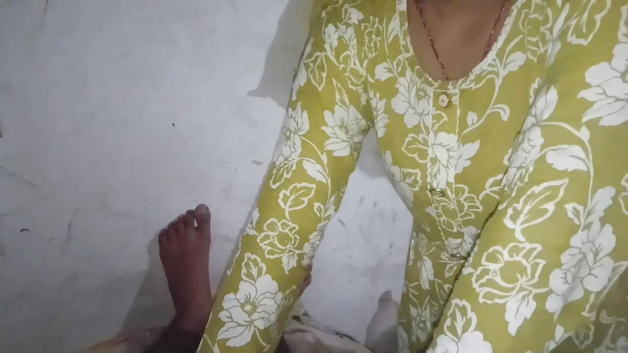 Stora tuttar svägerskas kuk sugs och knullas i bakifrån cowgirl ridning hindi ljud