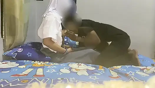 Meine Stiefschwester vögeln lassen, bevor ich zur Schule ging