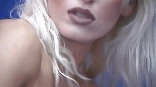 De la République tchèque, Radka la blonde qui est devenue une star du porno à succès grâce à cette vidéo