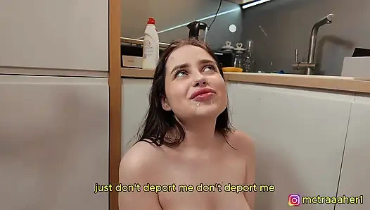 Pembantuku dari Ukraina lagi nggak berfungsi! Jadi aku menyetubuhinya dan crot di mulutnya