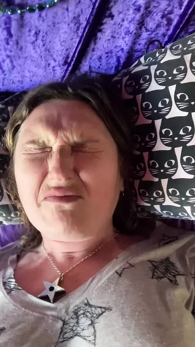 Be a good boy and help mom cum!