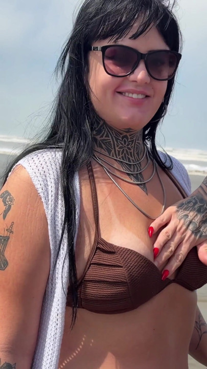 On the beach my wife and I invited a beachgirl to fuck she accepted because she was very horny! she has a pink pussy | Clip 1
