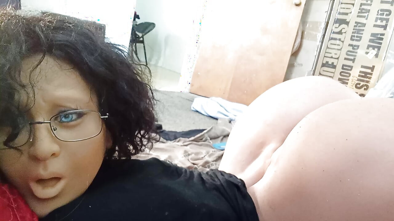 Grosse éjaculation... « The Best, darn doll Vid out out here ! » (scène 8) Gros cul, poupée PAWG