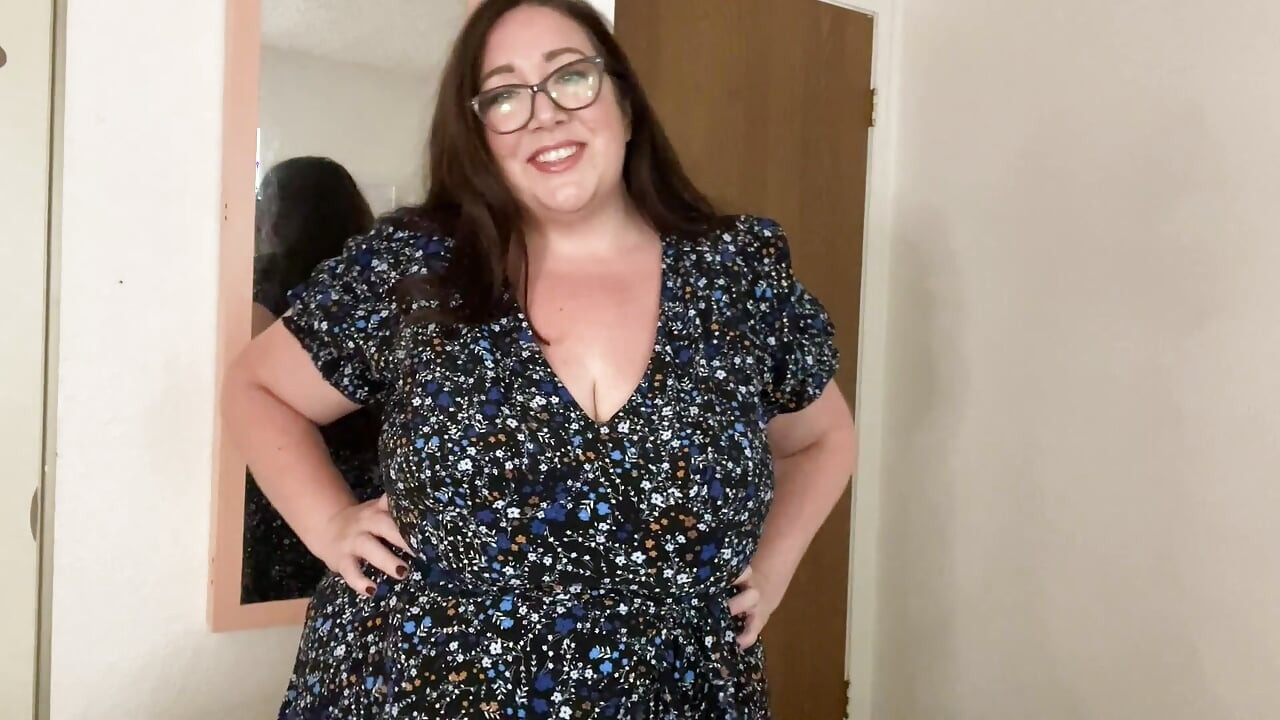 Fucking stepmom in her tiny swimsuit