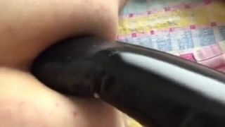 Сисси отфистили в латексных перчатках в любительском видео