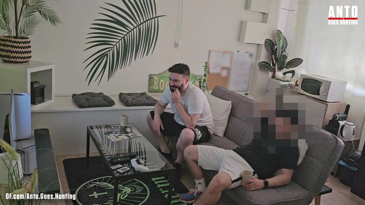 我的直男朋友“chris”（他以前发现我在撸管）上一次问我，并给我惊喜