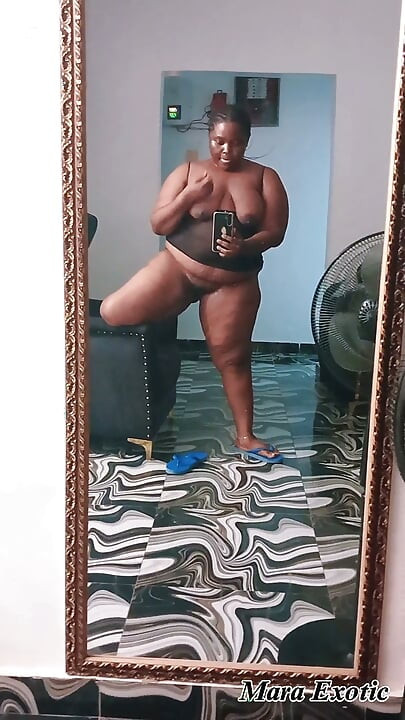 Thick Thighs Milf Hairy Pussy Fingering and Pink Pussy Spreading