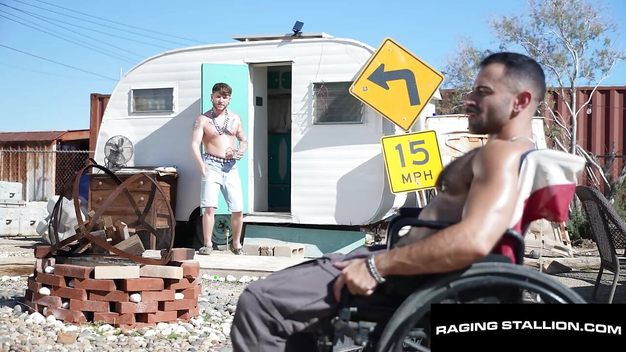 Raging stallion - trailer park hunk dientot habis-habisan - diego vox dientot habis-habisan sama kontol besar colt spence