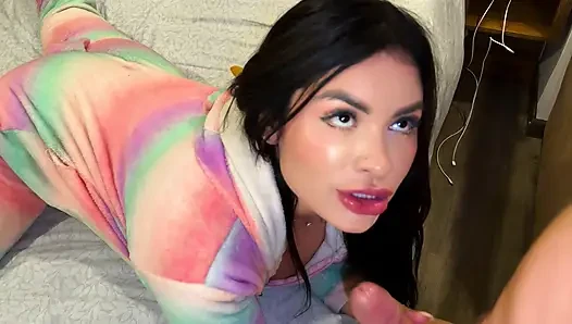 OH NO! My stepsister wakes me up by provoking me with her tight pajamas He wants my cock!