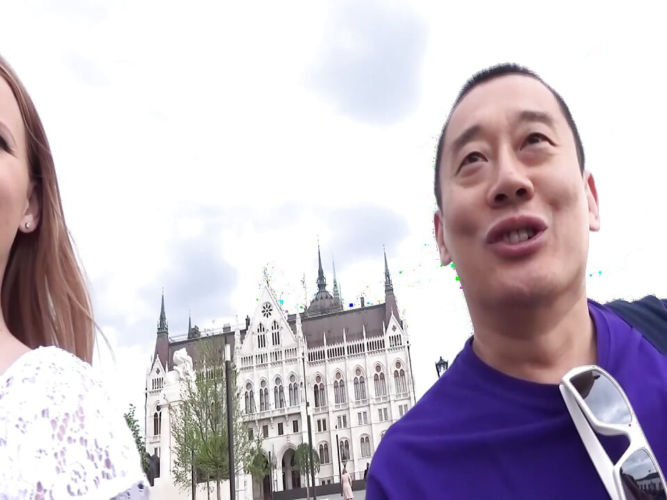 P134G03 podniósł uroczą 43-letnią blond piękność znalezioną w Europie i zaprosił ją do swojego pokoju, uczestnicząc w międzynarodowej fizycznej wymianie seksualnej!