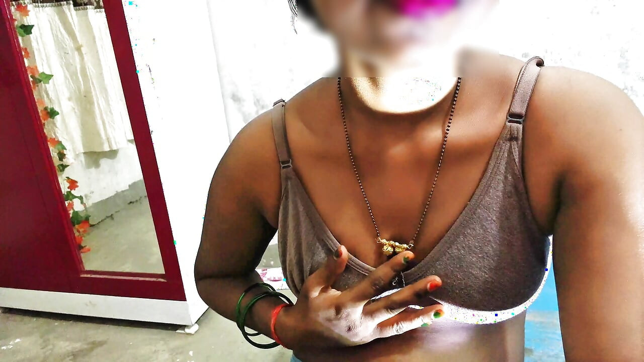 Indian Desi Bhabhi Ki Tadaf aur Chut Ki Chudai Hindi Audio