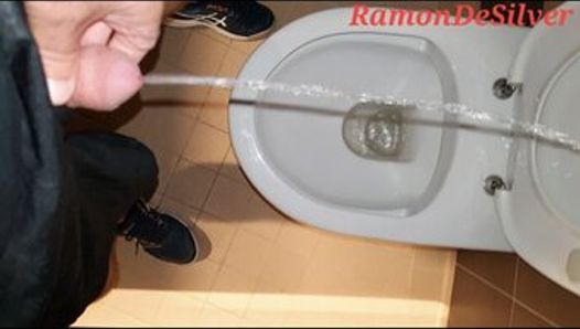 Master Ramon mercilessly pisses on the toilet, delicious