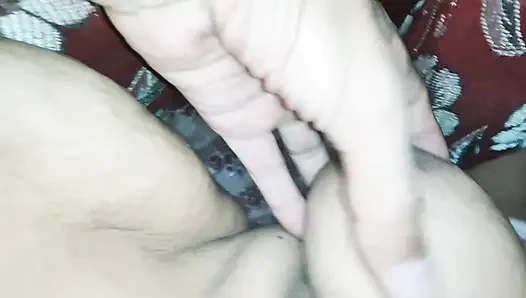 Pora 1 Ghanta Bhai ny Gand mari tati nikal ge kuty ny meri