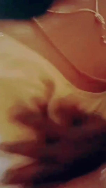 Eine geile hausfrau wurde vom nachbars kleinen jungen verführt und gefickt - mit tamilischer audio und echtem stöhnen | Clip 1