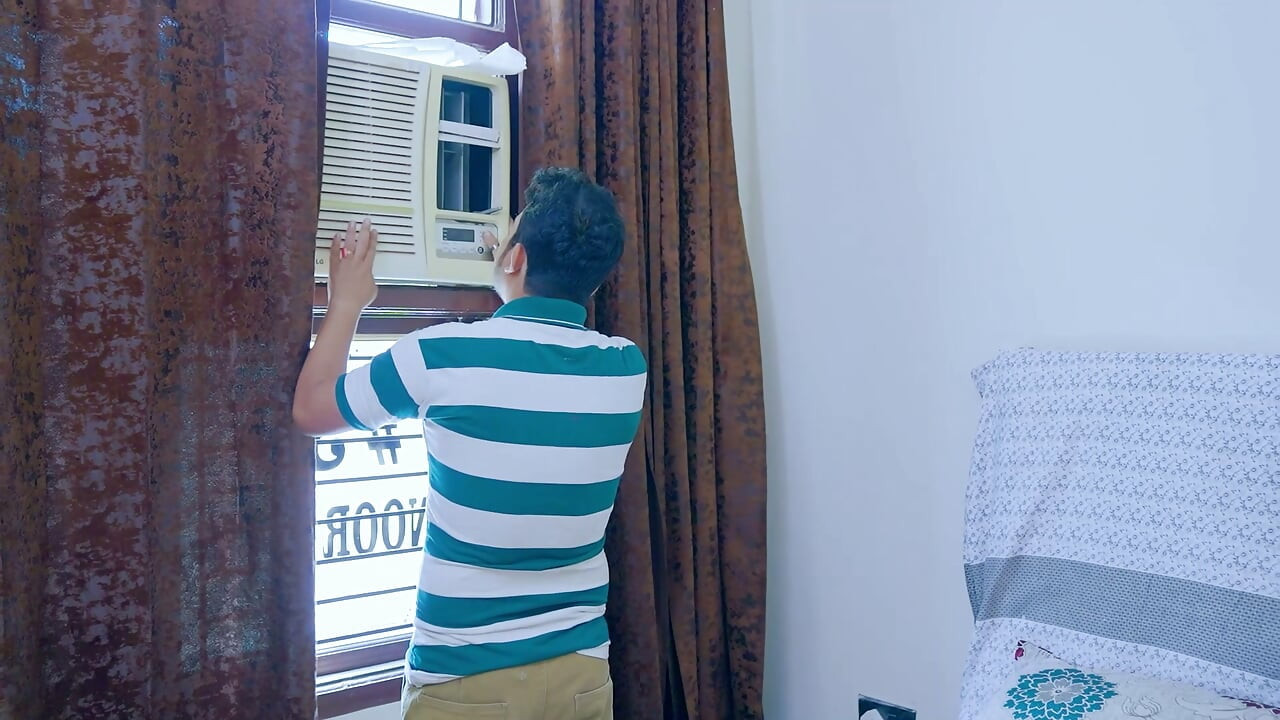 Desi hot Bhabhi fucked hard by AC technician while he came for repairing