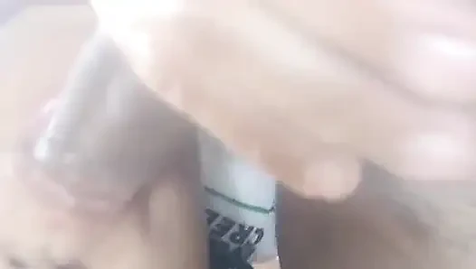 Üvey erkek kardeşimin yarağını emiyor