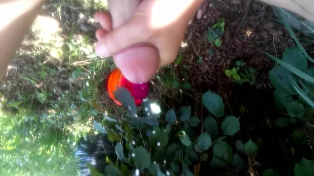 Jerk and cum outside in Balaton 2017.