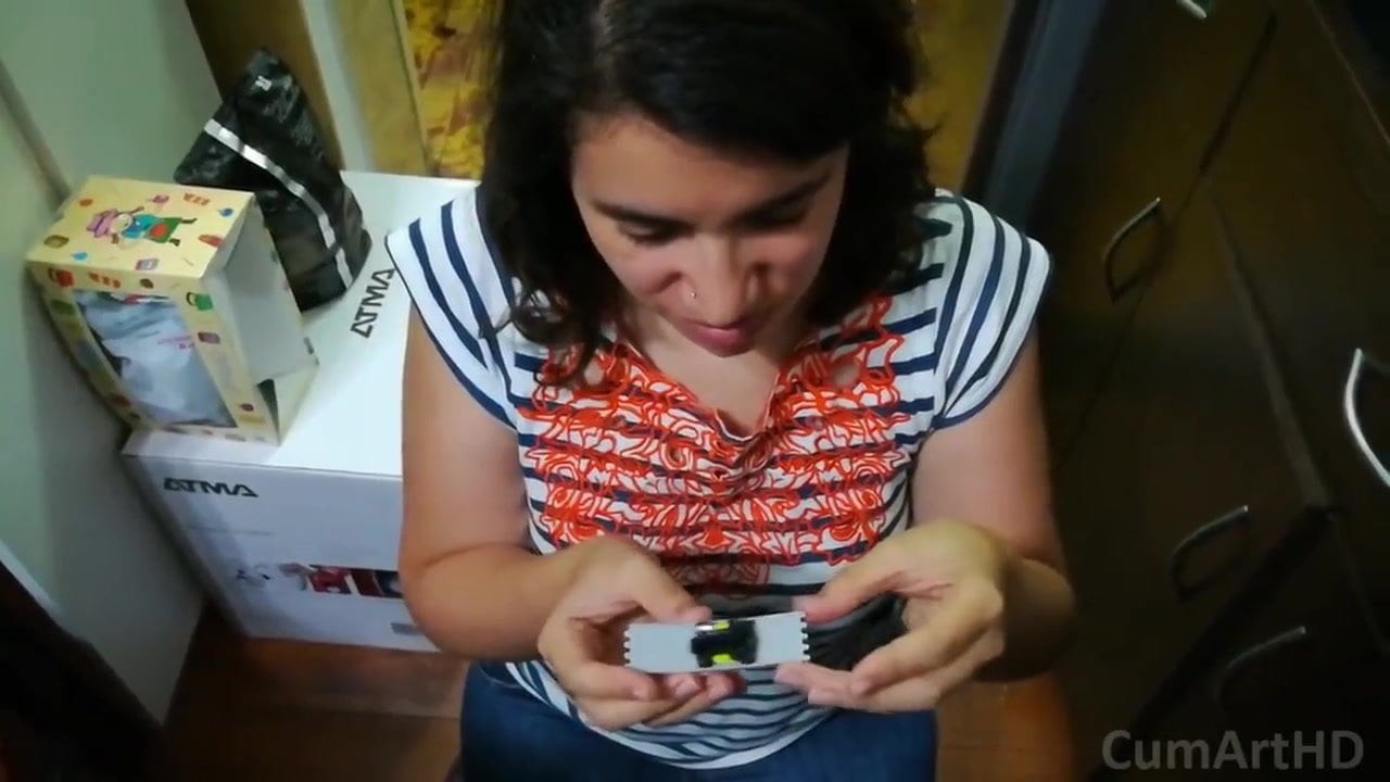 filling kinder surprise