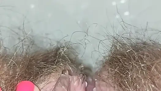 Писающая Женщина В Туалете